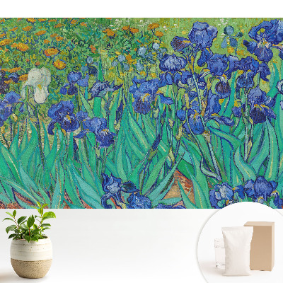 Tapeta fotograficzna flizelinowa Fioletowe irysy w zielonym ogrodzie