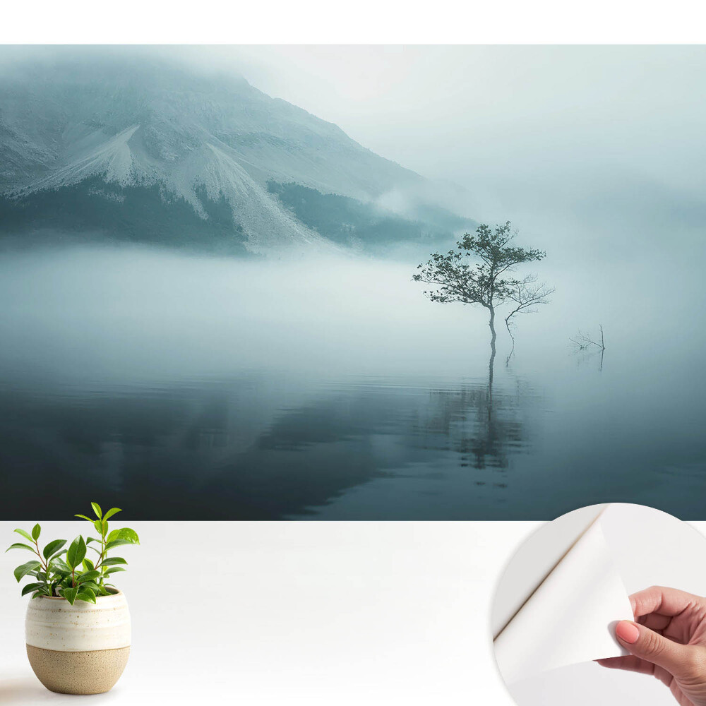 Nowoczesna fototapeta na wymiar Samotne drzewo w porannej mgle