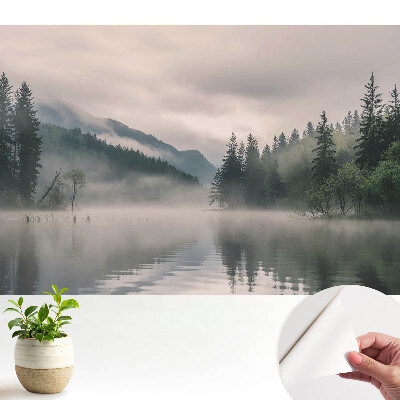 Fototapeta z nadrukiem samoprzylepna Mgła nad jeziorem wśród gór
