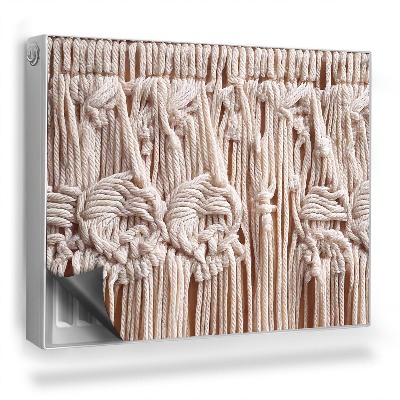 Mata magnesowa na kaloryfer Zbliżenie na białą ręcznie robioną makramę