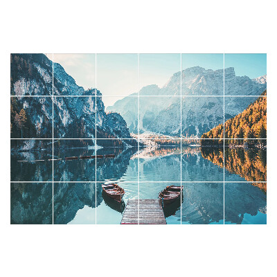 Naklejki na płytki Spokojne jezioro z górami