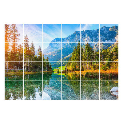 Naklejki na kafelki Górski krajobraz z jeziorem