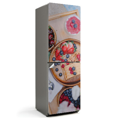 Samoprzylepna naklejka na lodówkę Deser z owocami i waflami