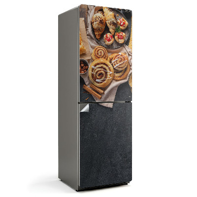 Naklejka na lodówkę Pyszne wypieki na stole