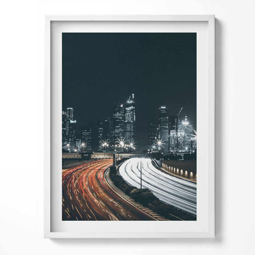 Obraz w ramce Ruchliwe ulice miasta nocą