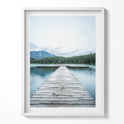 Obraz w ramce Drewniany pomost na jeziorze w górach