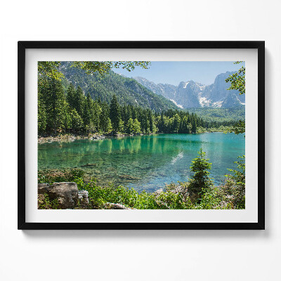 Obraz z ramką Górski pejzaż jeziora w lesie