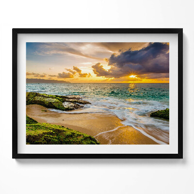 Obraz z ramką Brzeg plaży o zachodzie słońca