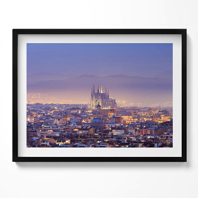 Obraz z ramką Widok na Barcelonę i Sagrada w nocy