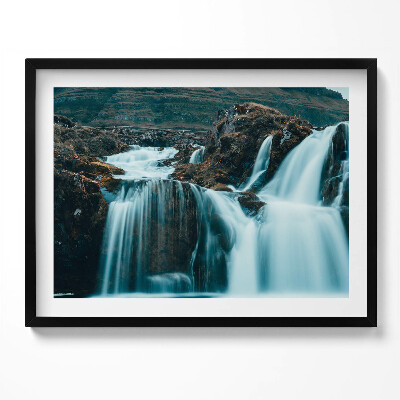 Obraz z ramką Zdjęcie górskiego wodospadu