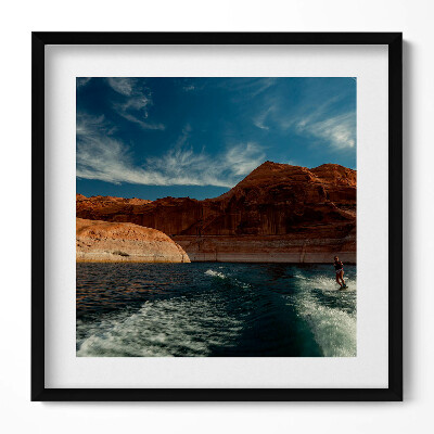 Obraz w drewnianej ramce Osoba na nartach wodnych