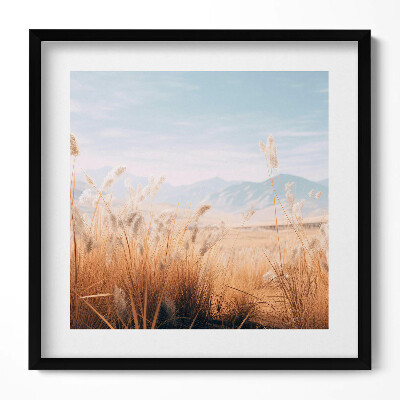 Obraz w drewnianej ramce Romantyczny pejzaż traw i gór w stylu boho