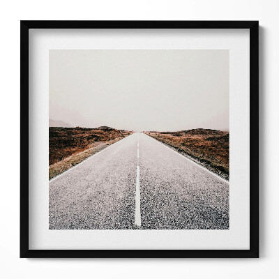 Obraz w drewnianej ramce Pusta prosta droga asfaltowa