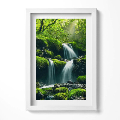 Obraz w ramie Wodospady w środku lasu
