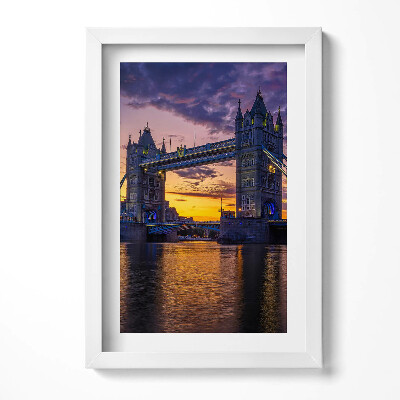 Obraz w ramie Most Brookliński i tafla wody Londyn