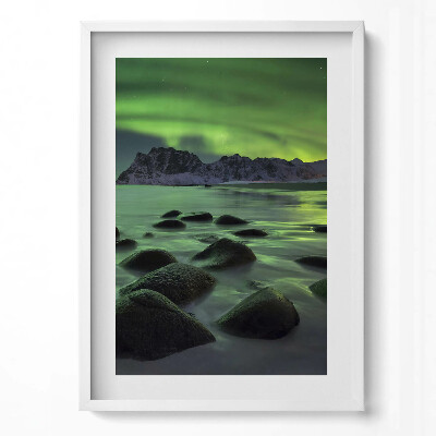 Obraz pionowy Zorza polarna - zielony pejzaż