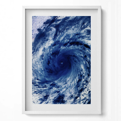 Obraz pionowy Zdjęcie NASA - wir chmur z kosmosu