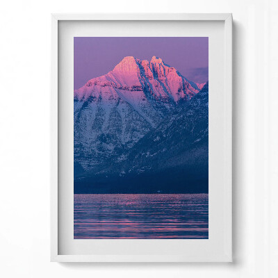 Obraz pionowy Zimowy pejzaż gór i wody