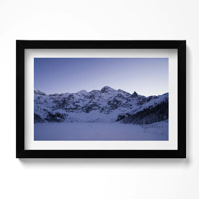 Obraz w ramie Pejzaż ośnieżonych gór