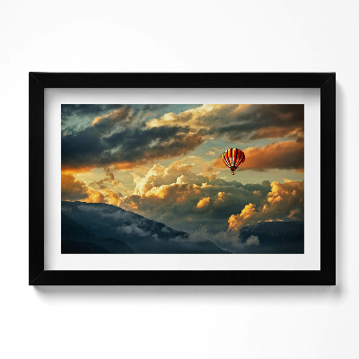 Obraz w ramie Lot balonem między chmurami