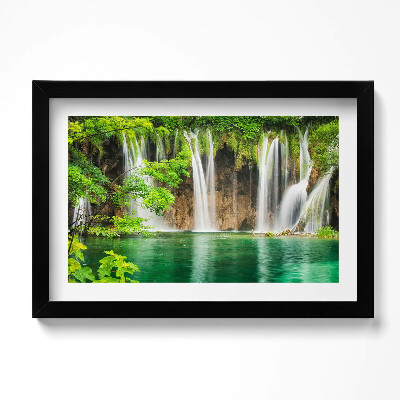 Obraz w ramie Natura - wodospad jezioro i roślinność