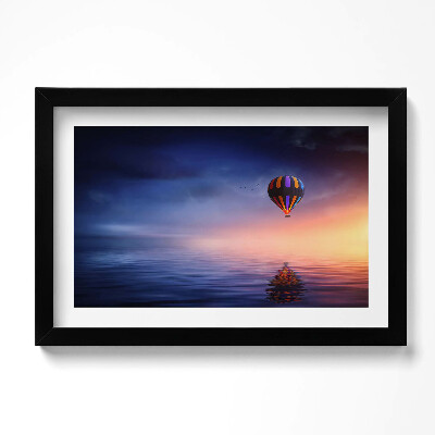 Obraz w ramie Balon nad wodą