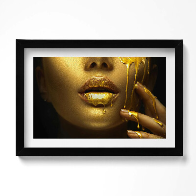 Obraz w ramie Twarz i usta kobiety w złocie
