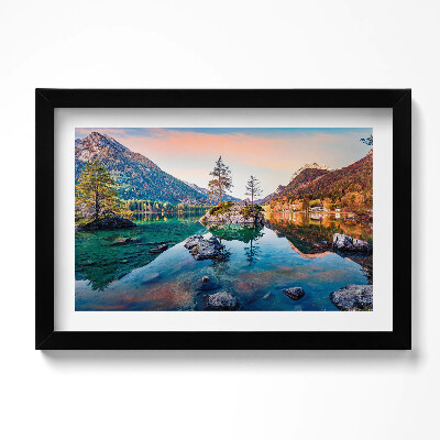 Obraz w ramie Piękny górski pejaż jeziora