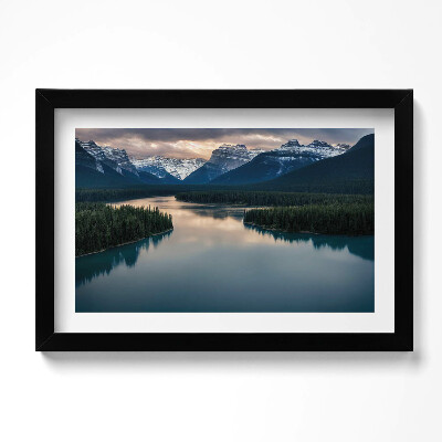 Obraz w ramie Pejzaż rzeki lasów i gór