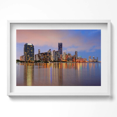 Obraz w ramie Panorama miasta nad wodą