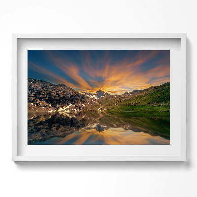 Obraz w ramie Górskie jezioro i zachód słońca