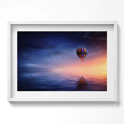 Obraz w ramie Balon nad wodą
