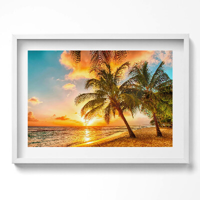 Obraz w ramie Palma na plaży o zachodzie słońca