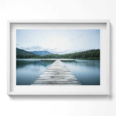 Obraz w ramie Drewniany pomost na jeziorze w górach