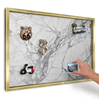 Tablica magnetyczna w złotej ramie z wzorem szaro-białego eleganckiego marmuru