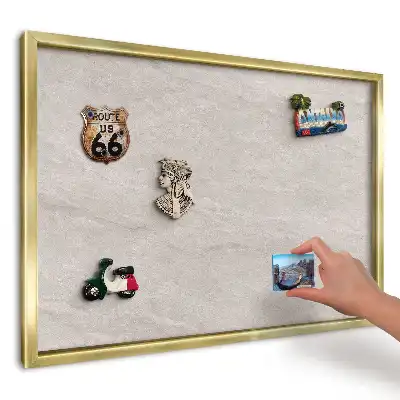 Tablica na magnesy w złotej ramie Beżowa harmonijna kompozycja