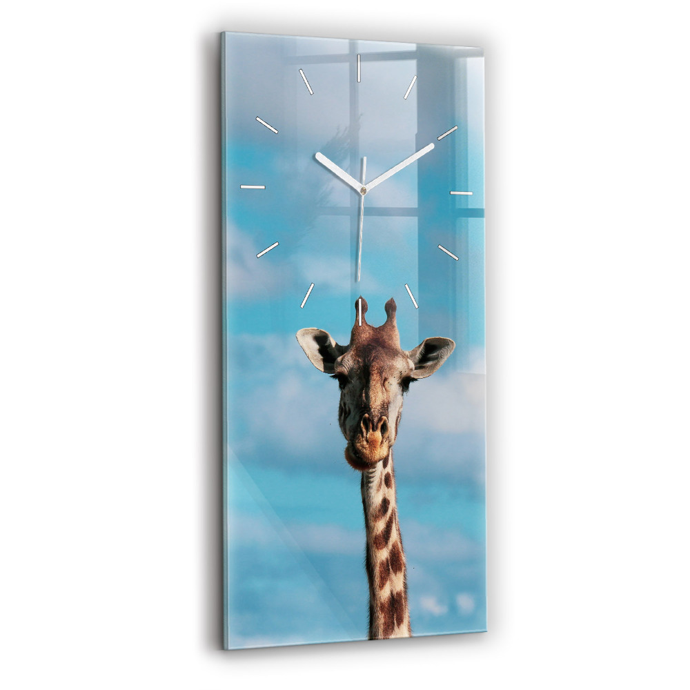 Zegar pionowy Głowa żyrafy na tle nieba