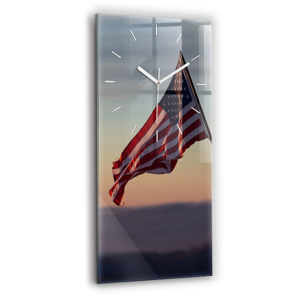 Zegar pionowy Wiejąca flaga USA
